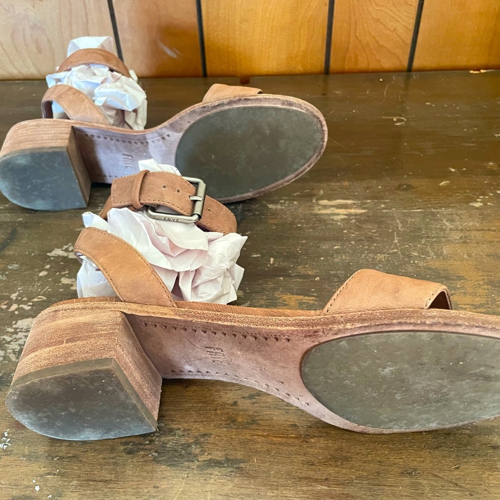 Frye Cindy Sandals